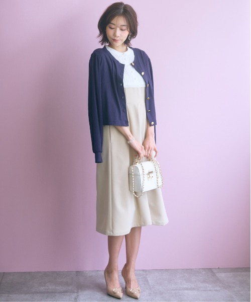 marun（マルン）の「＜大きいサイズ＞ノーカラーゴールドボタンカーディガン marun（カーディガン/ボレロ・レディース・ピンク/ネイビー・4L/3L/LL/L/5L）」の22枚目の写真