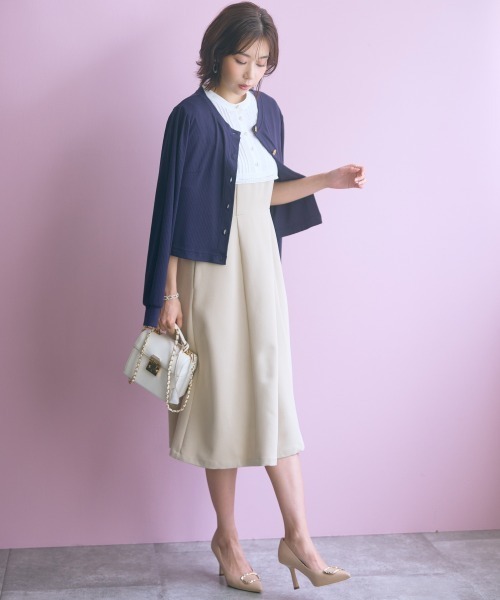 marun（マルン）の「＜大きいサイズ＞ノーカラーゴールドボタンカーディガン marun（カーディガン/ボレロ・レディース・ピンク/ネイビー・4L/3L/LL/L/5L）」の13枚目の写真