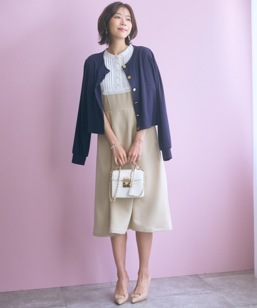 marun（マルン）の「＜大きいサイズ＞ノーカラーゴールドボタンカーディガン marun（カーディガン/ボレロ・レディース・ピンク/ネイビー・4L/3L/LL/L/5L）」の16枚目の写真