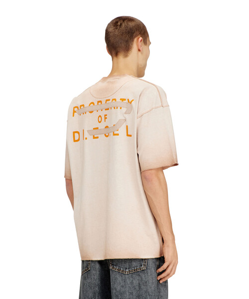 DIESEL(ディーゼル)の「メンズ Tシャツ T-LOOK(Tシャツ/カットソー・メンズ・ベージュ系その他/グレー系その他・X-SMALL/XX-LARGE/SMALL/MEDIUM/X-LARGE/LARGE/XXX-LARGE)」の7枚目の写真