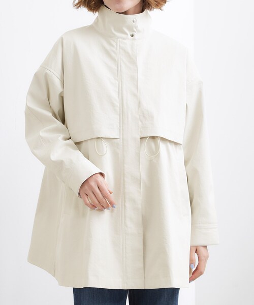grove（グローブ）の「【撥水／シルエット2WAY】羽織るだけでサマになる、スタンドネックテントラインコート（その他アウター・レディース・オフホワイト/ブラック/ベージュ・03/02/05/04/01）」の16枚目の写真