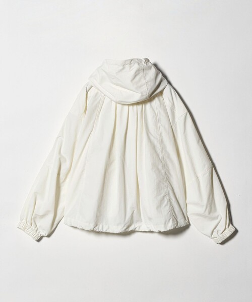BEAUTY&YOUTH UNITED ARROWS（ビューティーアンドユースユナイテッドアローズ）の「ナイロン ギャザーフードブルゾン ウォッシャブル（ブルゾン・レディース・オフホワイト/ブラック・M/S）」の6枚目の写真