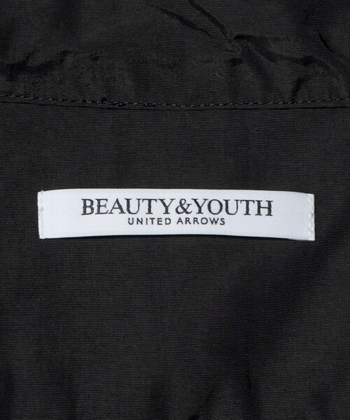 BEAUTY&YOUTH UNITED ARROWS（ビューティーアンドユースユナイテッドアローズ）の「ナイロン ギャザーフードブルゾン ウォッシャブル（ブルゾン・レディース・オフホワイト/ブラック・M/S）」の10枚目の写真