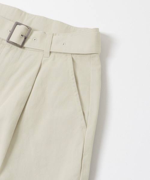 URBAN RESEARCH（アーバンリサーチ）の「『3サイズ展開』ベルト付きタックワイドチノパンツ（その他パンツ・レディース・ベージュ/ライトベージュ・40/38/36）」の18枚目の写真