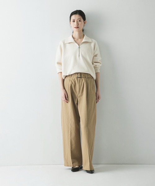 URBAN RESEARCH（アーバンリサーチ）の「『3サイズ展開』ベルト付きタックワイドチノパンツ（その他パンツ・レディース・ベージュ/ライトベージュ・40/38/36）」の13枚目の写真