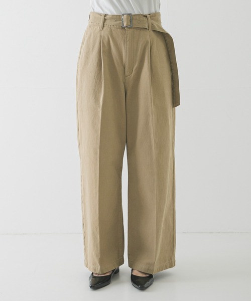 URBAN RESEARCH（アーバンリサーチ）の「『3サイズ展開』ベルト付きタックワイドチノパンツ（その他パンツ・レディース・ベージュ/ライトベージュ・40/38/36）」の14枚目の写真