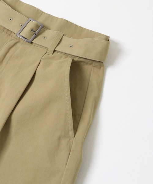 URBAN RESEARCH（アーバンリサーチ）の「『3サイズ展開』ベルト付きタックワイドチノパンツ（その他パンツ・レディース・ベージュ/ライトベージュ・40/38/36）」の21枚目の写真