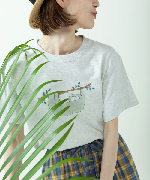 PAR ICI（パーリッシィ）の「むろいなつみ×ぱーりっしぃ ナマケモノTシャツ（Tシャツ/カットソー・レディース・グレー/ホワイト/サックスブルー・FREE）」の2枚目の写真