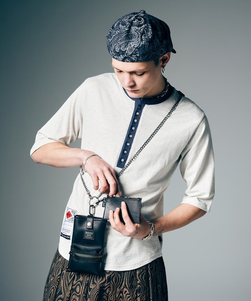 glamb(グラム)の「Leather Multi Pouch / レザーマルチポーチ(ショルダーバッグ・メンズ・ブラック・FREE)」の4枚目の写真