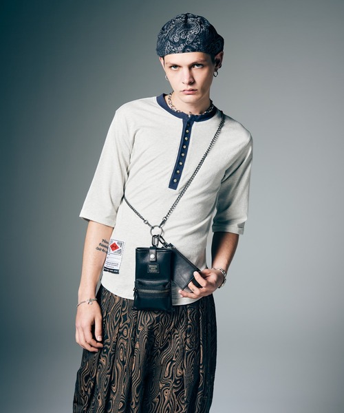 glamb(グラム)の「Leather Multi Pouch / レザーマルチポーチ(ショルダーバッグ・メンズ・ブラック・FREE)」の6枚目の写真