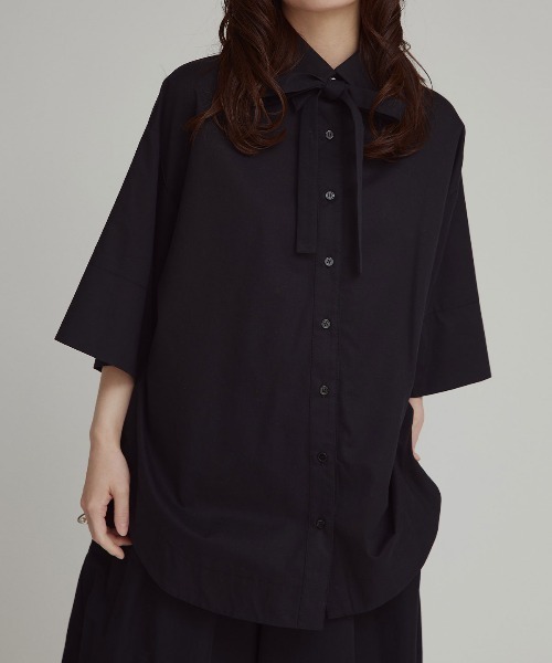 W:Huku(フーク)の「【W:Huku / スムースタッチコットン】ボウタイ ハーフ ブラウス/ 半袖 ハーフスリーブ / Smooth Touch Cotton Bow Tie Half Blouse(シャツ/ブラウス・レディース・ベージュ系その他/ブラック/スカイブルー/オフホワイト・FREE)」の5枚目の写真