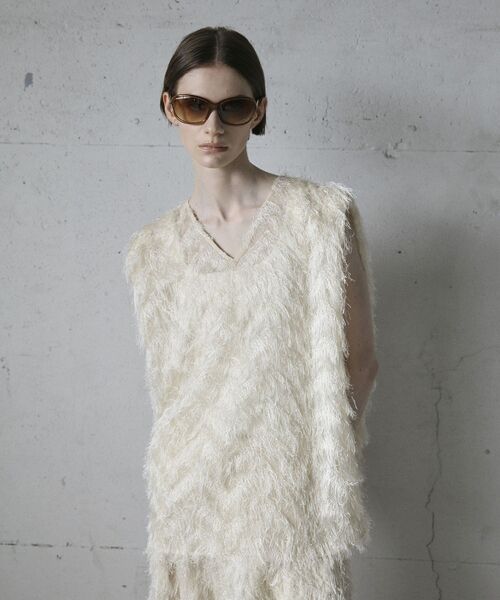 GARAGE OF GOOD CLOTHING（ガレージオブグッドクロージング）の「【日本製】フリンジVネックフレアプルオーバー（ベスト・レディース・ブラック/アイボリー・FREE）」の21枚目の写真