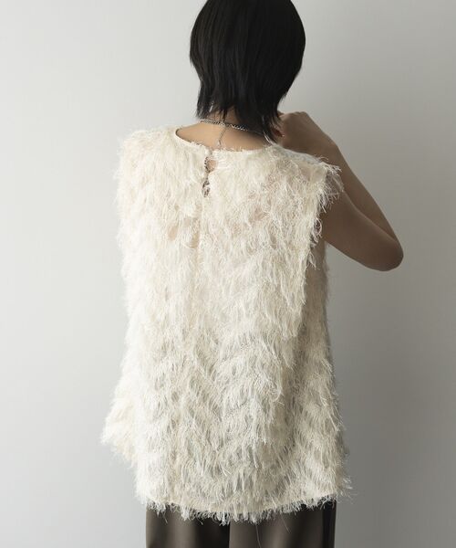 GARAGE OF GOOD CLOTHING（ガレージオブグッドクロージング）の「【日本製】フリンジVネックフレアプルオーバー（ベスト・レディース・ブラック/アイボリー・FREE）」の5枚目の写真