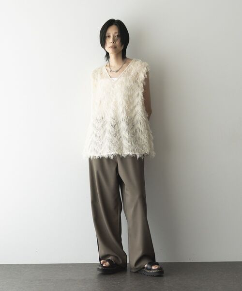 GARAGE OF GOOD CLOTHING（ガレージオブグッドクロージング）の「【日本製】フリンジVネックフレアプルオーバー（ベスト・レディース・ブラック/アイボリー・FREE）」の9枚目の写真