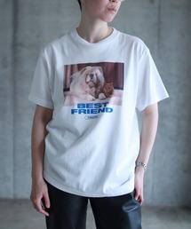 AKISHIKA design（アキシカデザイン）の「BEST FRIEND FOREVER T-SHIRTS（Tシャツ/カットソー）」