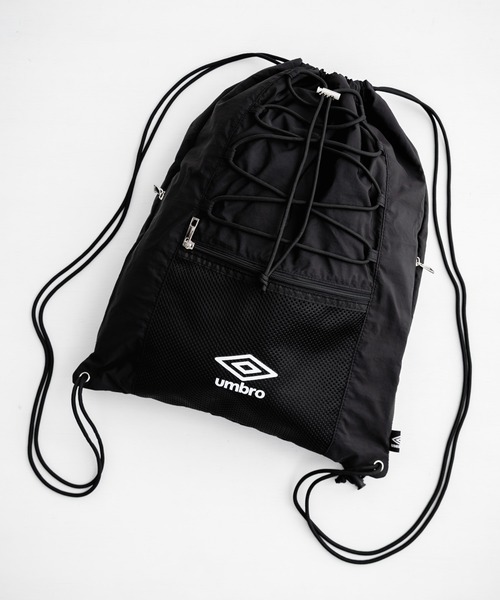 UMBRO(アンブロ)の「UMBRO 別注コラボ ドローコードワンポイントロゴナップサック(バックパック/リュック・メンズ・チャコール/ネイビー/ブラック・FREE)」の22枚目の写真