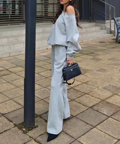 esutoreja（エストレジャ）の「ワンショルダースウェットセットアップ（セットアップ・レディース・グレー/オートミール・FREE）」の9枚目の写真