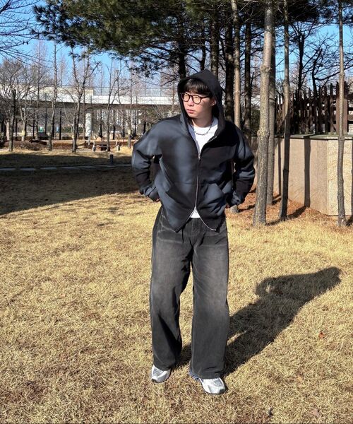 PIMADAZIWIN（ピマダジウィン）の「Aurora Hood Zip-Up_[Black]（パーカー・レディース・ブラック・LARGE/MEDIUM/X-LARGE）」の4枚目の写真