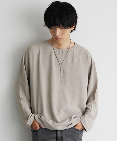 MinoriTY(マイノリティ)の「【MinoriTY】立体シワ加工ボートネックロングTシャツ メンズ ロンT 長袖Tシャツ カットソー 春服 秋服(Tシャツ/カットソー・メンズ・グレイッシュベージュ/ブルーグリーン/チャコール・S/M/L)」の2枚目の写真