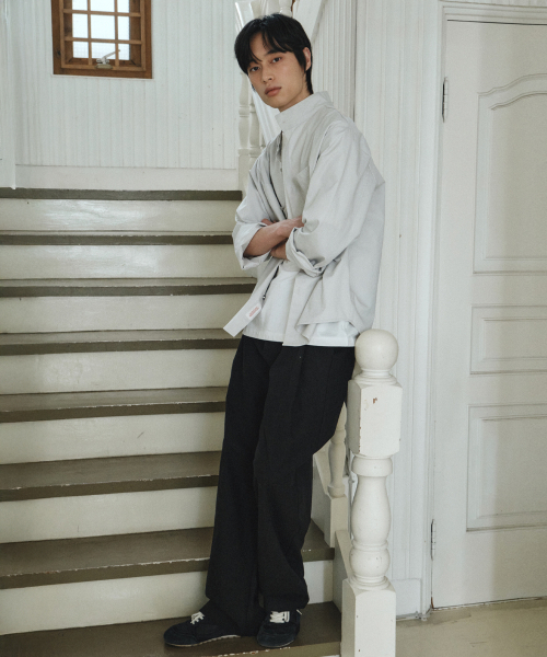 WEDNESDAY OASIS（ウェンズデーオアシス）の「ハイネックスイングシャツジャケット_LIGHT GRAY(W26SH02)（その他アウター・メンズ・ライトグレー・MEDIUM/LARGE）」の2枚目の写真