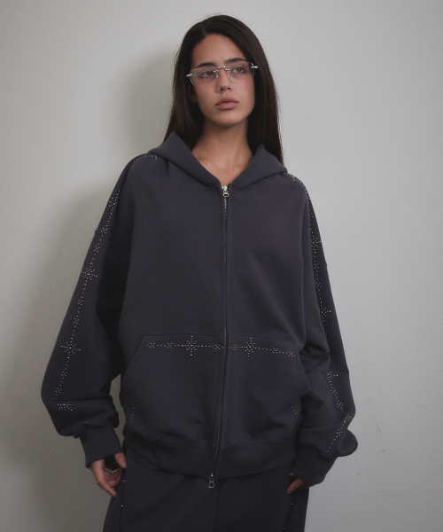 VOONT(ブント)の「Stud Line Hood Zip-up (CHARCOAL)(パーカー・レディース・チャコールグレー・OS)」の21枚目の写真