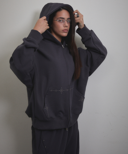 VOONT(ブント)の「Stud Line Hood Zip-up (CHARCOAL)(パーカー・レディース・チャコールグレー・OS)」の3枚目の写真