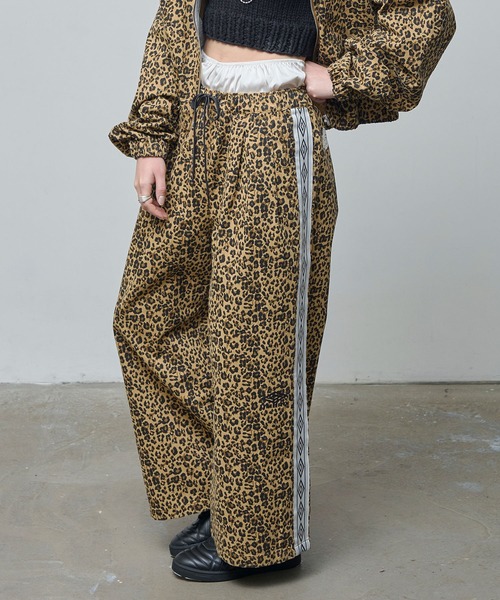 UMBRO（アンブロ）の「(UMBRO)DENIM WIDE PANTS（その他パンツ・レディース・ブルー/ブラウン/ホワイト・ONE SIZE）」の3枚目の写真