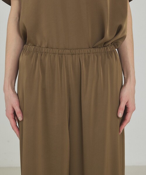 qualite（カリテ）の「【接触冷感＆吸水速乾】クールサテンパンツ/セットアップ対応/夏服/春服/オフィスカジュアル/きれいめ（その他パンツ・レディース・グレー/カーキ/ブラック・38/34/36）」の9枚目の写真