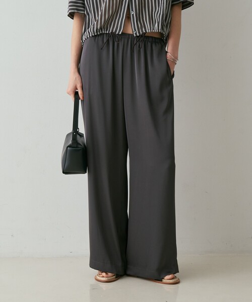 qualite（カリテ）の「【接触冷感・吸水速乾】クールサテンパンツ　セットアップ対応　夏服　オフィスカジュアル　きれいめ（その他パンツ・レディース・グレー/カーキ/ブラック/ネイビー/ワイン・38/34/36）」の6枚目の写真