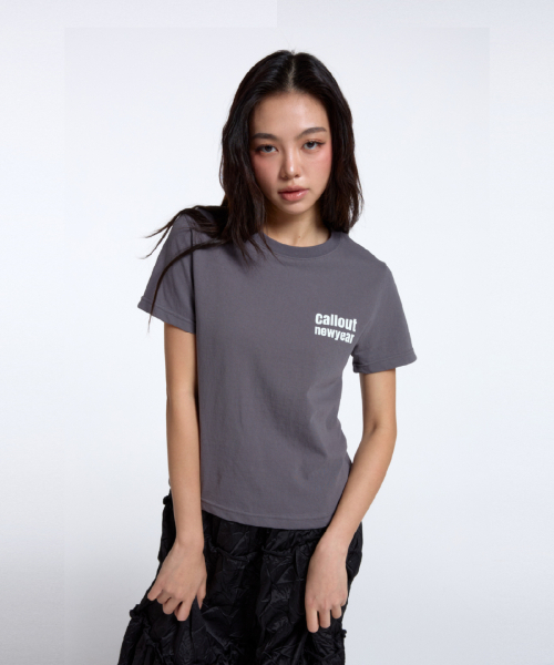 CONY(コール アウト ニューイヤー)の「CALLOUT STANDARD TEE/ CHARCOAL(Tシャツ/カットソー・レディース・その他・OS)」の4枚目の写真