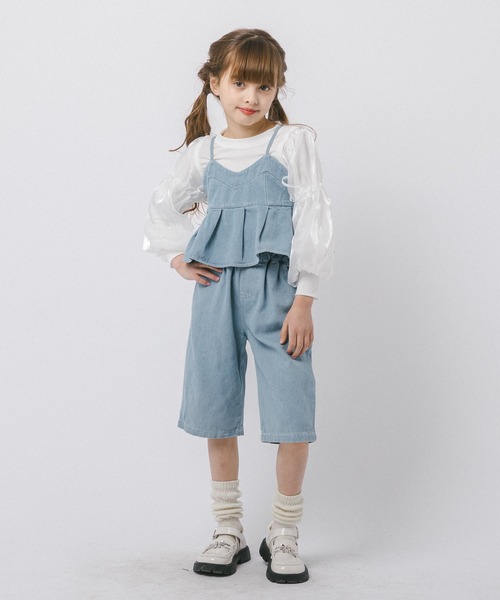 URBAN CHERRY(アーバンチェリー)の「【2点セット】デニムプリーツキャミビスチェ+ストレートパンツ(その他トップス・キッズ・ブルー・110cm/120cm/130cm)」の1枚目の写真