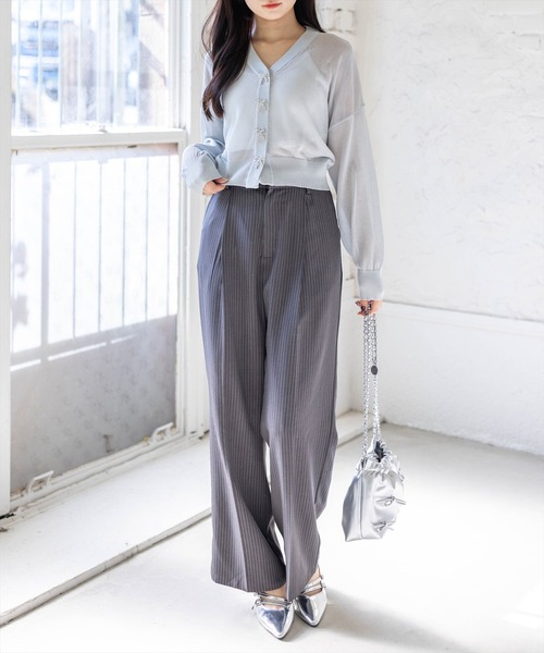 clear（クリア）の「リボンボタンVネックニットカーディガン[骨格ナチュラル ガーリー バレエコア]（カーディガン/ボレロ・レディース・チャコールグレー/オフホワイト/ピンク/グレー系その他・F）」の6枚目の写真