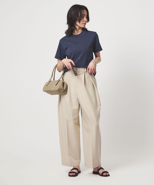 green label relaxing(グリーンレーベルリラクシング)の「<スタイリスト兵藤千尋さんコラボ>ワイドネック Tシャツ UVカット(Tシャツ/カットソー・レディース・ネイビー/ブラック/オフホワイト・FREE)」の11枚目の写真