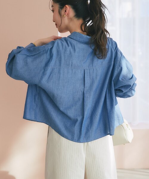 La boutique BonBon(ラブティックボンボン)の「【RISA監修・今すぐお届け!】シアーデニムショート丈袖口リブシャツ(シャツ/ブラウス・レディース・サックスブルー/ブルー系その他・FREE)」の5枚目の写真