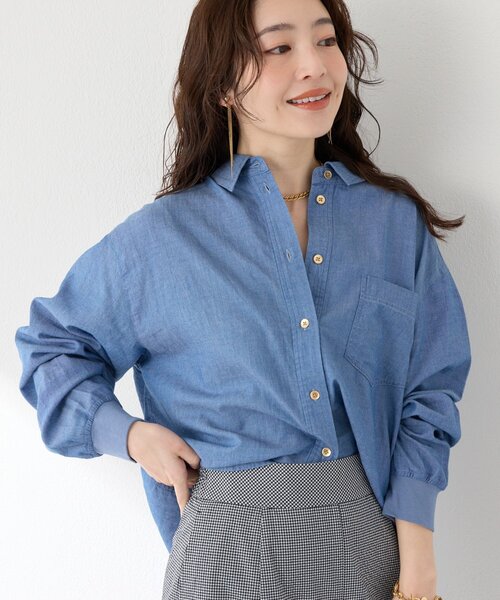La boutique BonBon(ラブティックボンボン)の「【RISA監修・今すぐお届け!】シアーデニムショート丈袖口リブシャツ(シャツ/ブラウス・レディース・サックスブルー/ブルー系その他・FREE)」の10枚目の写真