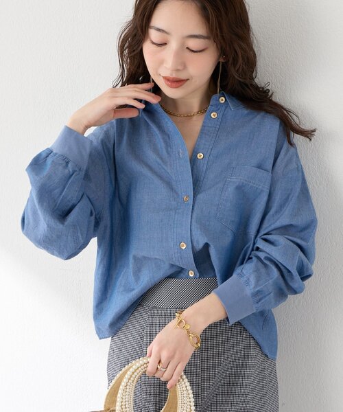 La boutique BonBon(ラブティックボンボン)の「【RISA監修・今すぐお届け!】シアーデニムショート丈袖口リブシャツ(シャツ/ブラウス・レディース・サックスブルー/ブルー系その他・FREE)」の11枚目の写真