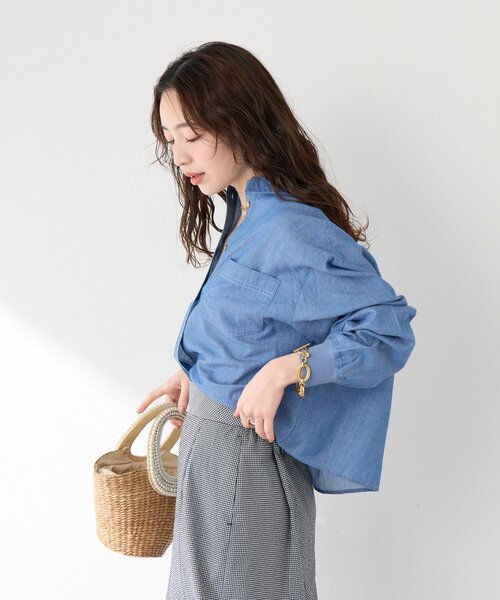 La boutique BonBon(ラブティックボンボン)の「【RISA監修・今すぐお届け!】シアーデニムショート丈袖口リブシャツ(シャツ/ブラウス・レディース・サックスブルー/ブルー系その他・FREE)」の12枚目の写真