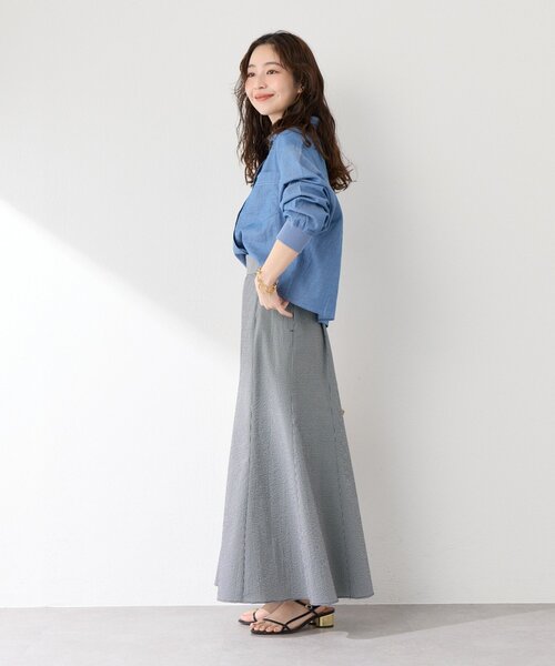 La boutique BonBon(ラブティックボンボン)の「【RISA監修・今すぐお届け!】シアーデニムショート丈袖口リブシャツ(シャツ/ブラウス・レディース・サックスブルー/ブルー系その他・FREE)」の15枚目の写真