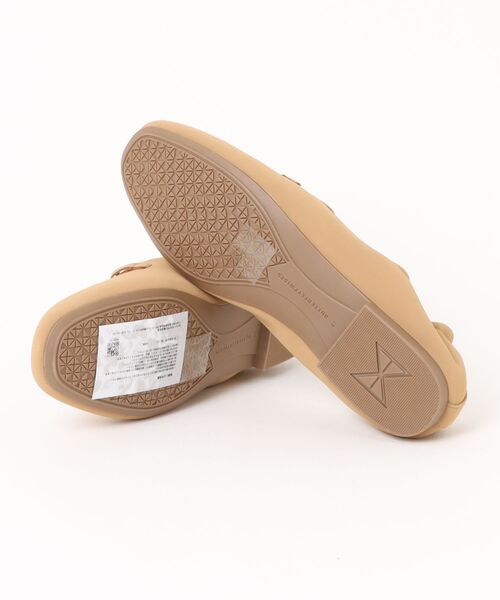 BUTTERFLY TWISTS(バタフライツイスト)の「【 BUTTERFLY TWISTS / バタフライツイスト 】 LINA BLK PATENT BGE NUBUCK / リーナ ブラックパテント ベージュヌバック KPI(ローファー・レディース・ブラック/ベージュ・36/37/39/40/41/38)」の3枚目の写真