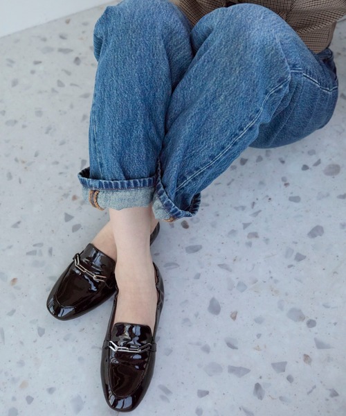 BUTTERFLY TWISTS(バタフライツイスト)の「【 BUTTERFLY TWISTS / バタフライツイスト 】 LINA BLK PATENT BGE NUBUCK / リーナ ブラックパテント ベージュヌバック KPI(ローファー・レディース・ブラック/ベージュ・36/37/39/40/41/38)」の1枚目の写真