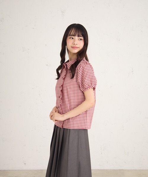 FCMM(エフシーエムエム)の「FRILL SHIRTS SS /フリルシャツSS(シャツ/ブラウス・レディース・レッド/アイボリー/ライトブルー・SMALL/MEDIUM)」の7枚目の写真