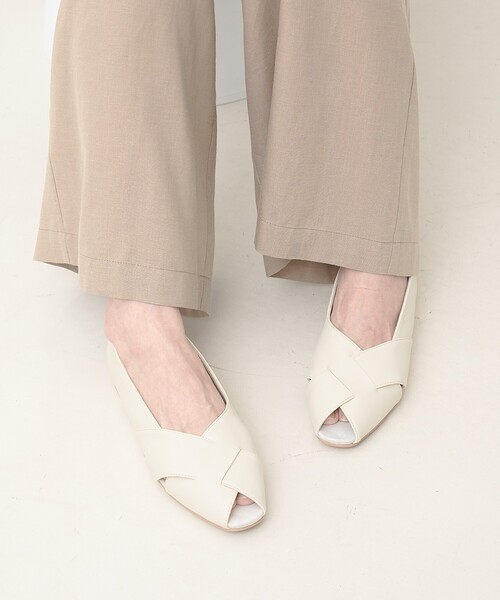 Au BANNISTER(オゥバニスター)の「【販売店舗限定】グルカモチーフパンプス(パンプス・レディース・ブルー/シルバー/ブラック/アイボリー・35/39/36/38/37)」の21枚目の写真
