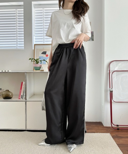umune(ウムネ)の「サテンパンツ ラインパンツ イージーパンツ ウエストゴム ボトムス ストリート スポーティー カジュアル レディース(その他パンツ・レディース・ブラック/ベージュ/ブラウン・L/M)」の6枚目の写真