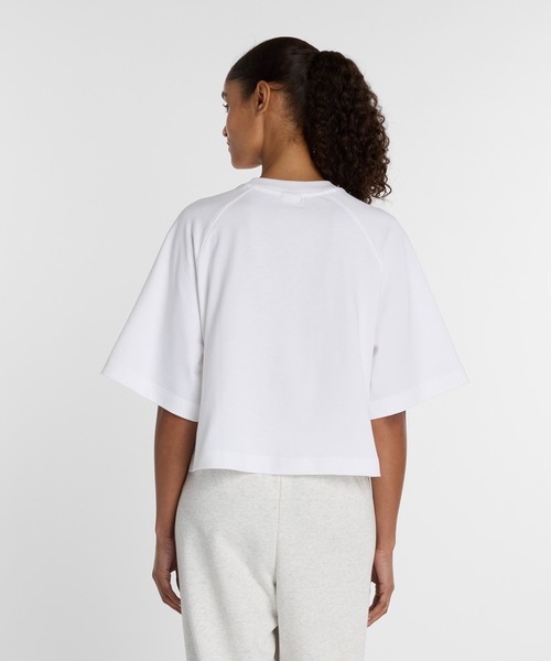 NEW BALANCE(ニューバランス)の「ウォーターカラーイエローボクシーTシャツ(Tシャツ/カットソー・レディース・ホワイト/ブラック・SMALL/MEDIUM/LARGE/X-LARGE)」の4枚目の写真