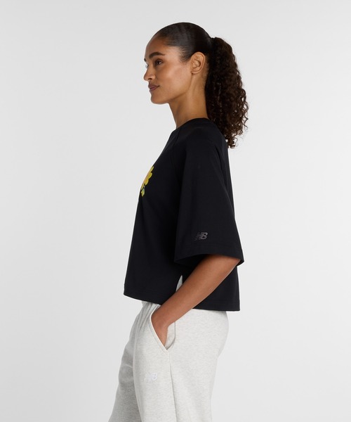NEW BALANCE(ニューバランス)の「ウォーターカラーイエローボクシーTシャツ(Tシャツ/カットソー・レディース・ホワイト/ブラック・SMALL/MEDIUM/LARGE/X-LARGE)」の8枚目の写真
