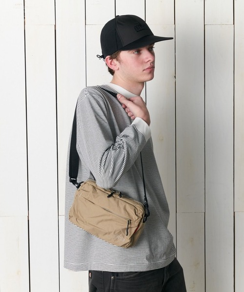 Manhattan Portage(マンハッタンポーテージ)の「Manhattan Portage/マンハッタンポーテージ ショルダーバッグ Cityhall Shoulder Bag Nylon Tussah Quill MP2445TS(ショルダーバッグ・メンズ・ブラック×グレー・FREE)」の8枚目の写真