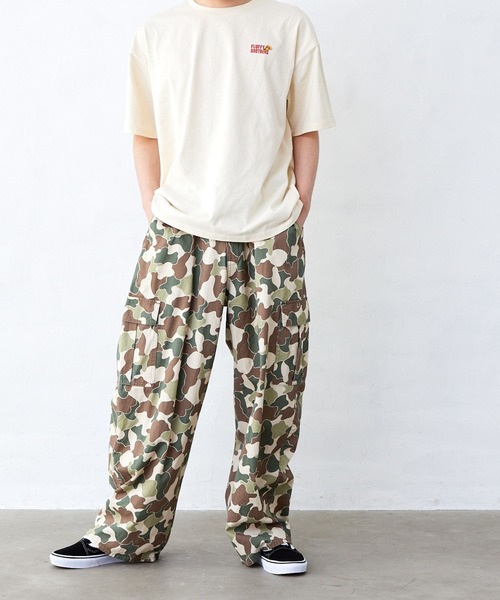 Fluffy BROTHERS(フラッフィーブラザーズ)の「ピザT刺繍シャツ(大人サイズ)(Tシャツ/カットソー・メンズ・アイボリー・L/M/XL)」の9枚目の写真