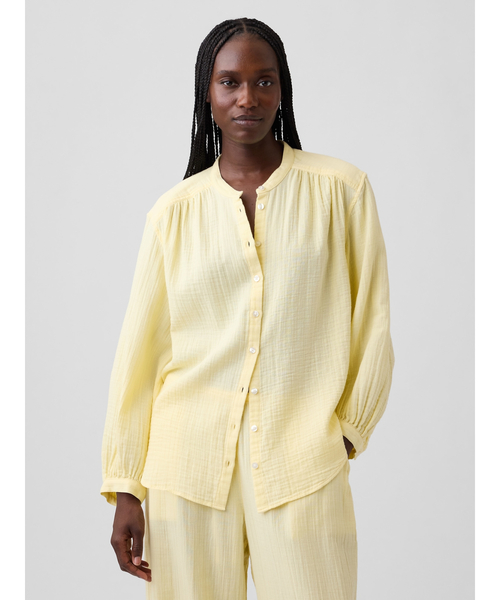 GAP(ギャップ)の「コットンガーゼ オーバーサイズ ノーカラーシャツ(シャツ/ブラウス・レディース・ホワイト/ブラウン/ブラック/レッド/グリーン/イエロー・L/M/S/XS/XXS)」の5枚目の写真