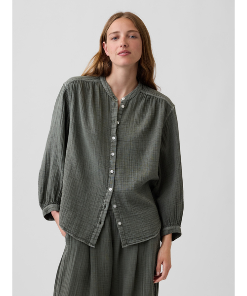GAP(ギャップ)の「コットンガーゼ オーバーサイズ ノーカラーシャツ(シャツ/ブラウス・レディース・ホワイト/ブラウン/ブラック/レッド/グリーン/イエロー・L/M/S/XS/XXS)」の4枚目の写真