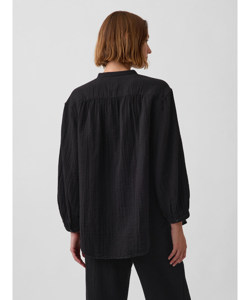 GAP(ギャップ)の「コットンガーゼ オーバーサイズ ノーカラーシャツ(シャツ/ブラウス・レディース・ホワイト/ブラウン/ブラック/レッド/グリーン/イエロー・L/M/S/XS/XXS)」の22枚目の写真